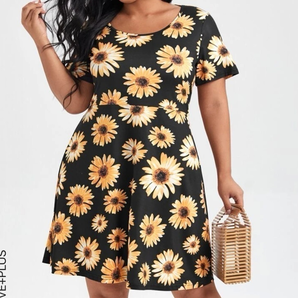 SHEIN Sunflower Print Swing Dress Black 2XL Plus Size NWT Pull Over